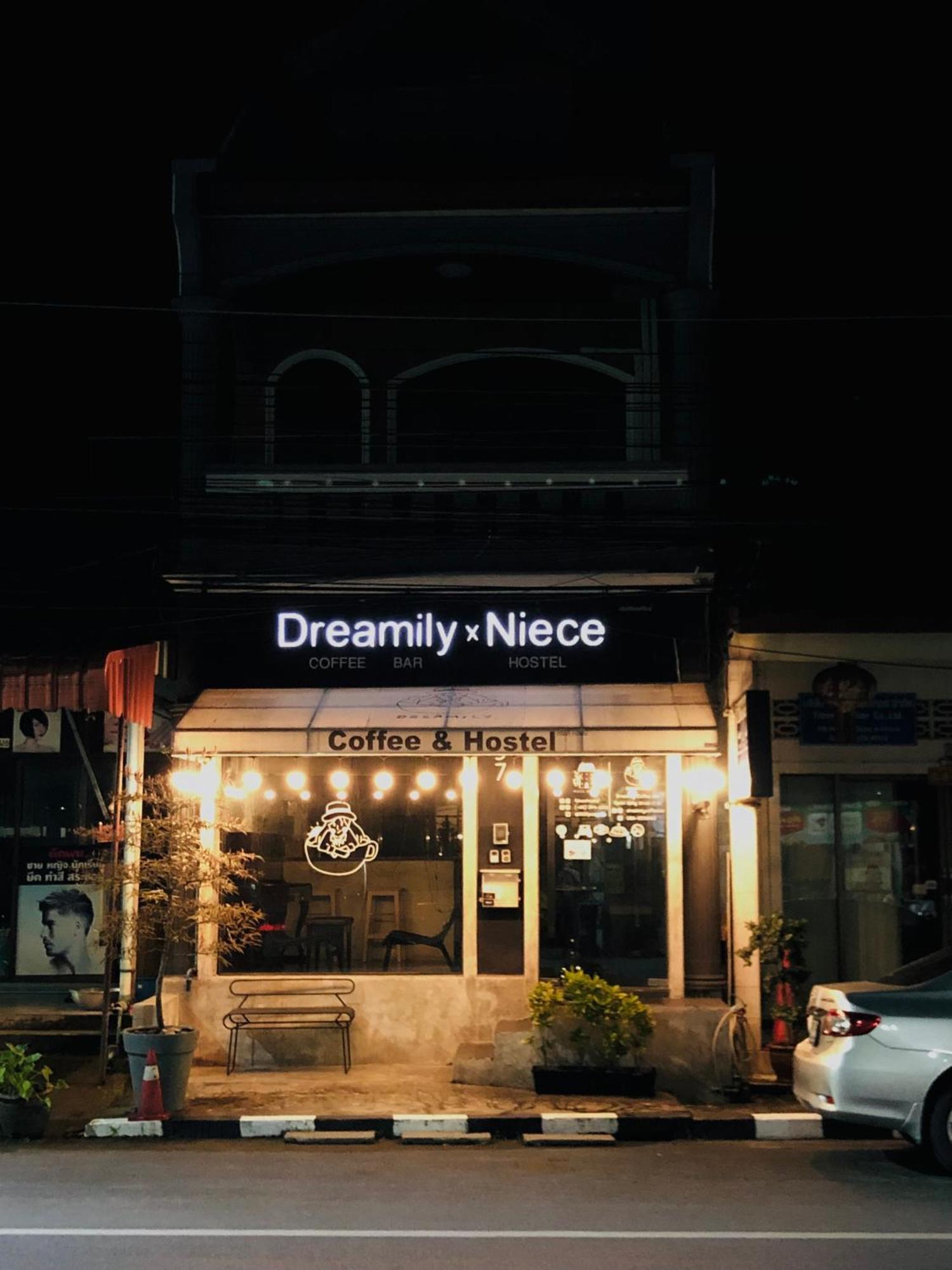 니스 호스텔  푸껫 외부 사진